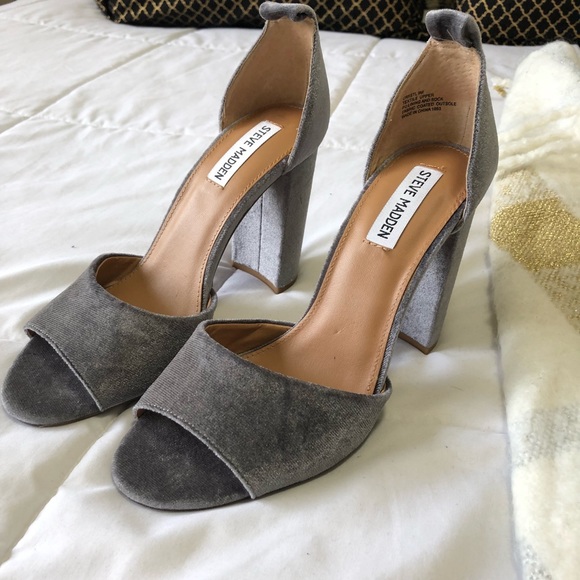 Steve Madden Shoes - Steve Madden grey velvet heel sz . 9